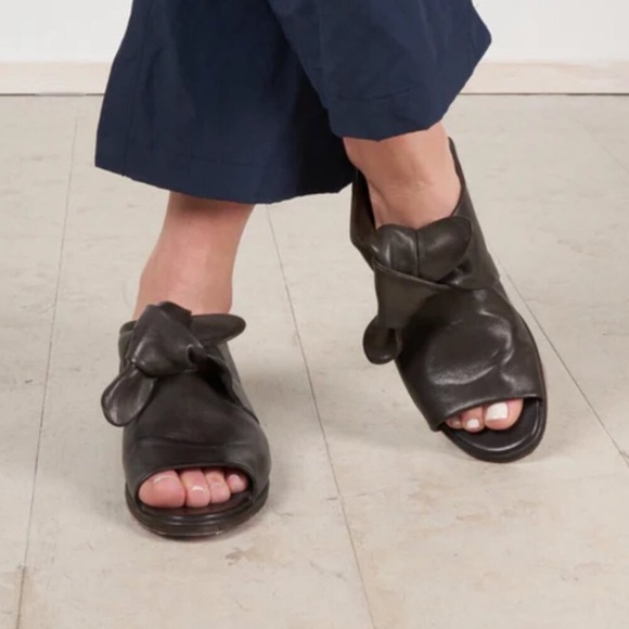 🔥RARE🔥Shoto Bow Slide Leather Grey/Brown Size IT 37 US 6.5/7 - Picture 4 of 10